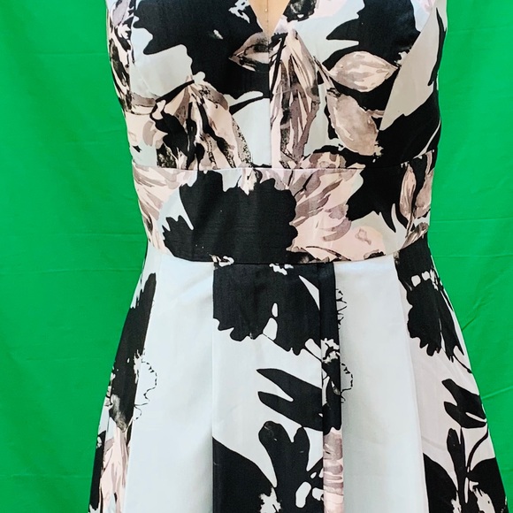 Bold Flower Hi Low Party Dress - Picture 3 of 8